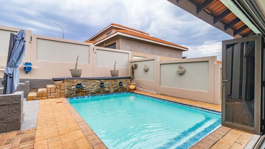 4 Bedroom Property for Sale in Boschdal North West
